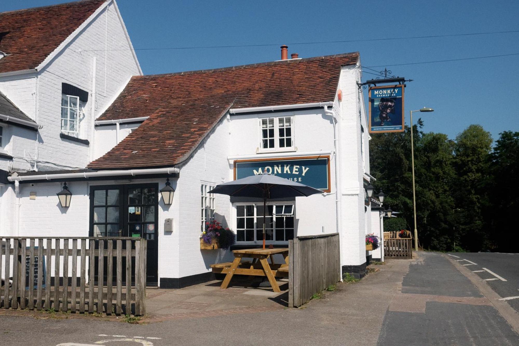 Monkey Brewhouse Hotel Lymington Ngoại thất bức ảnh
