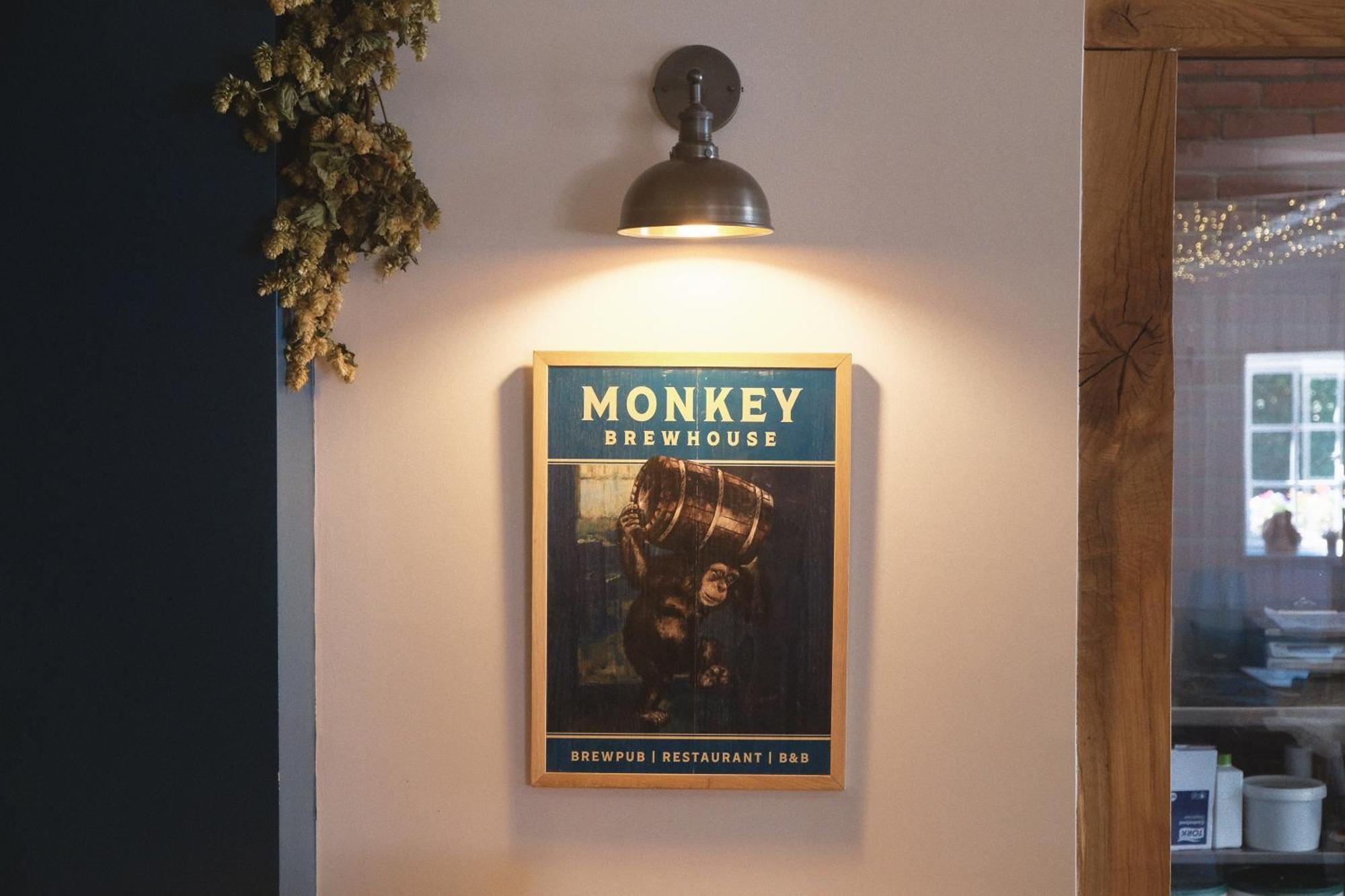 Monkey Brewhouse Hotel Lymington Ngoại thất bức ảnh